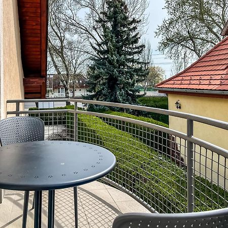 Villa 21 Boutique Rooms Balatonalmádi Eksteriør billede
