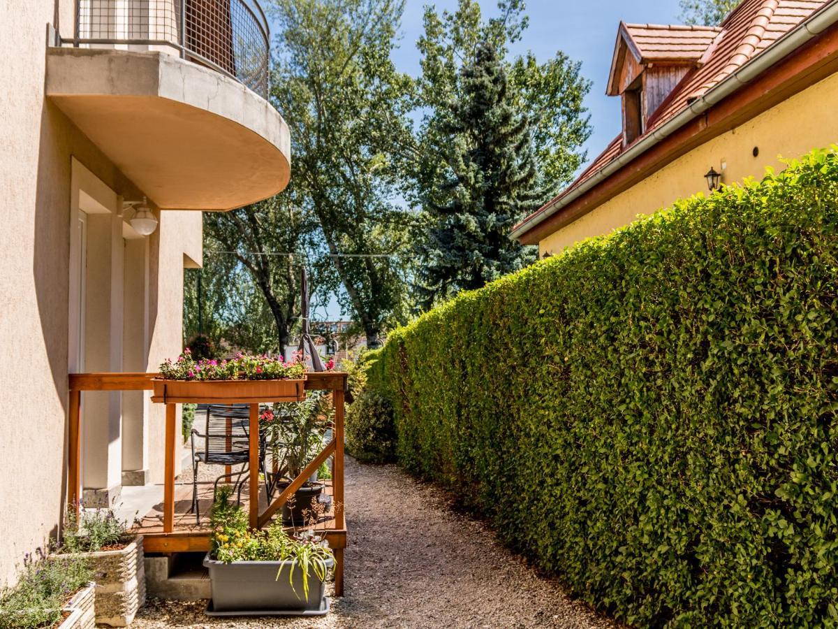 Villa 21 Boutique Rooms Balatonalmádi Eksteriør billede